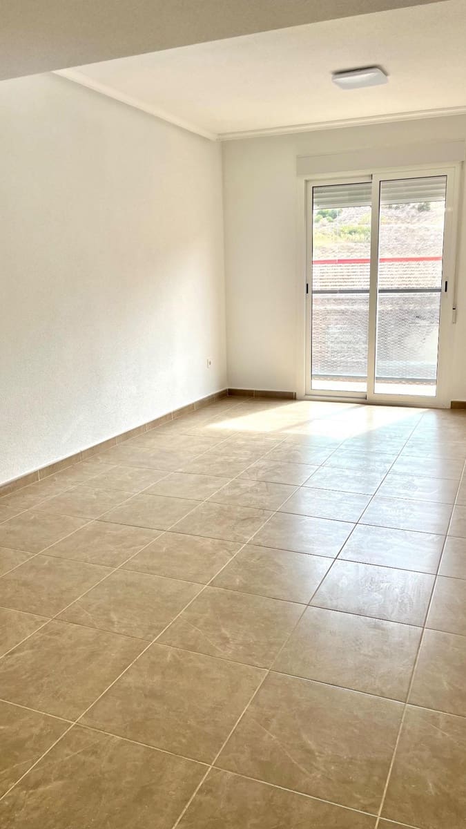 Flat te koop in Los Ramos met garage - € 125.000 (Ref: 9614004)