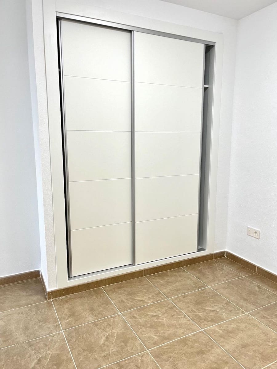 Flat te koop in Los Ramos met garage - € 125.000 (Ref: 9614004)