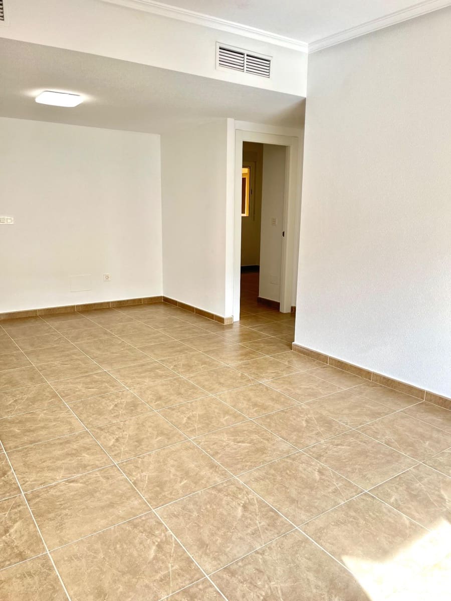 Flat te koop in Los Ramos met garage - € 125.000 (Ref: 9614004)