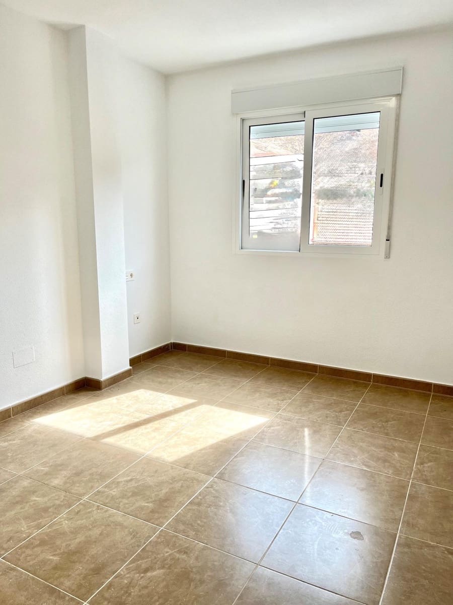 Flat te koop in Los Ramos met garage - € 125.000 (Ref: 9614004)