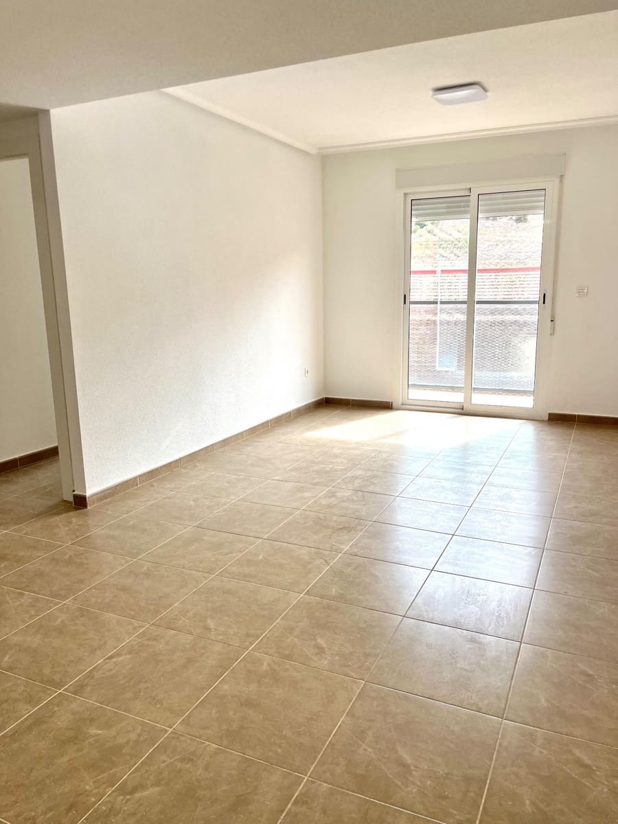Flat te koop in Los Ramos met garage - € 125.000 (Ref: 9614004)
