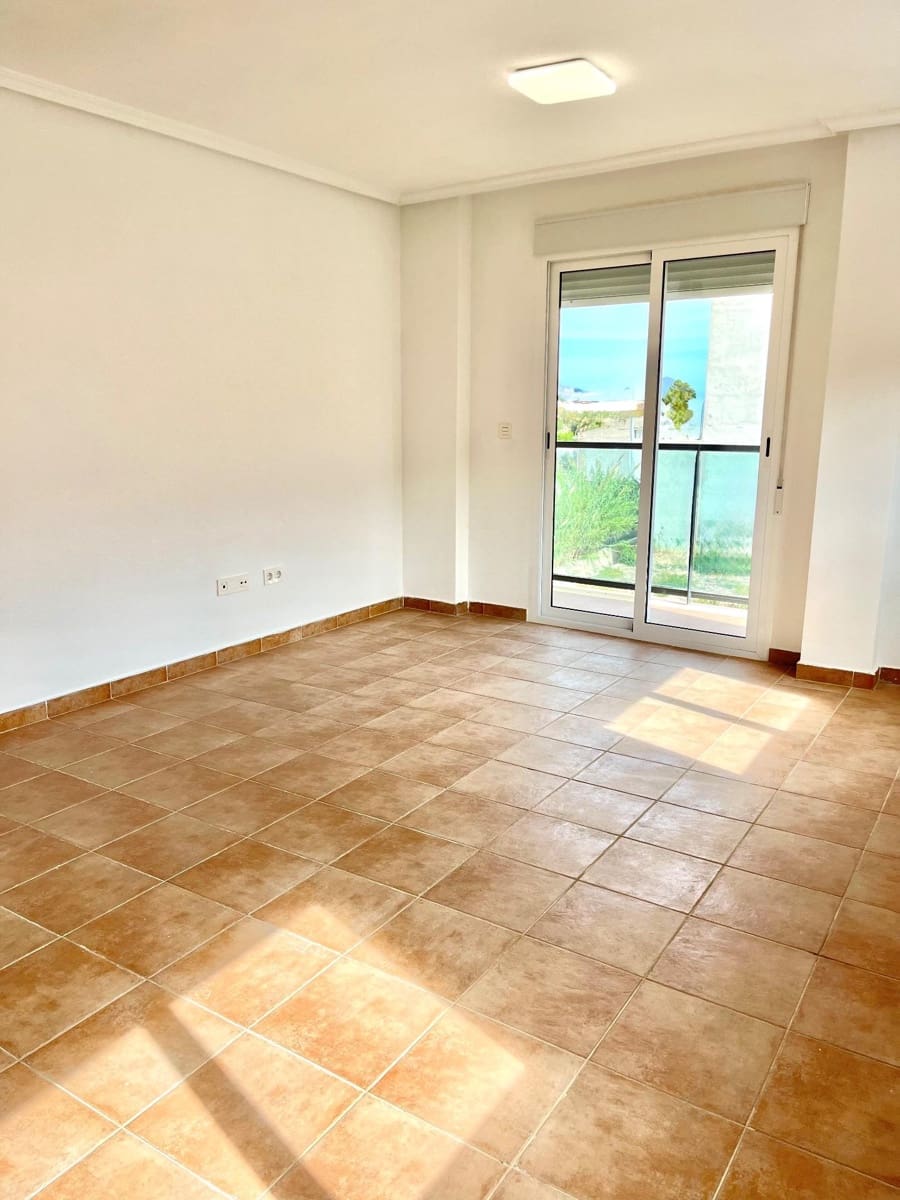 Flat te koop in Los Ramos met garage - € 125.000 (Ref: 9614004)