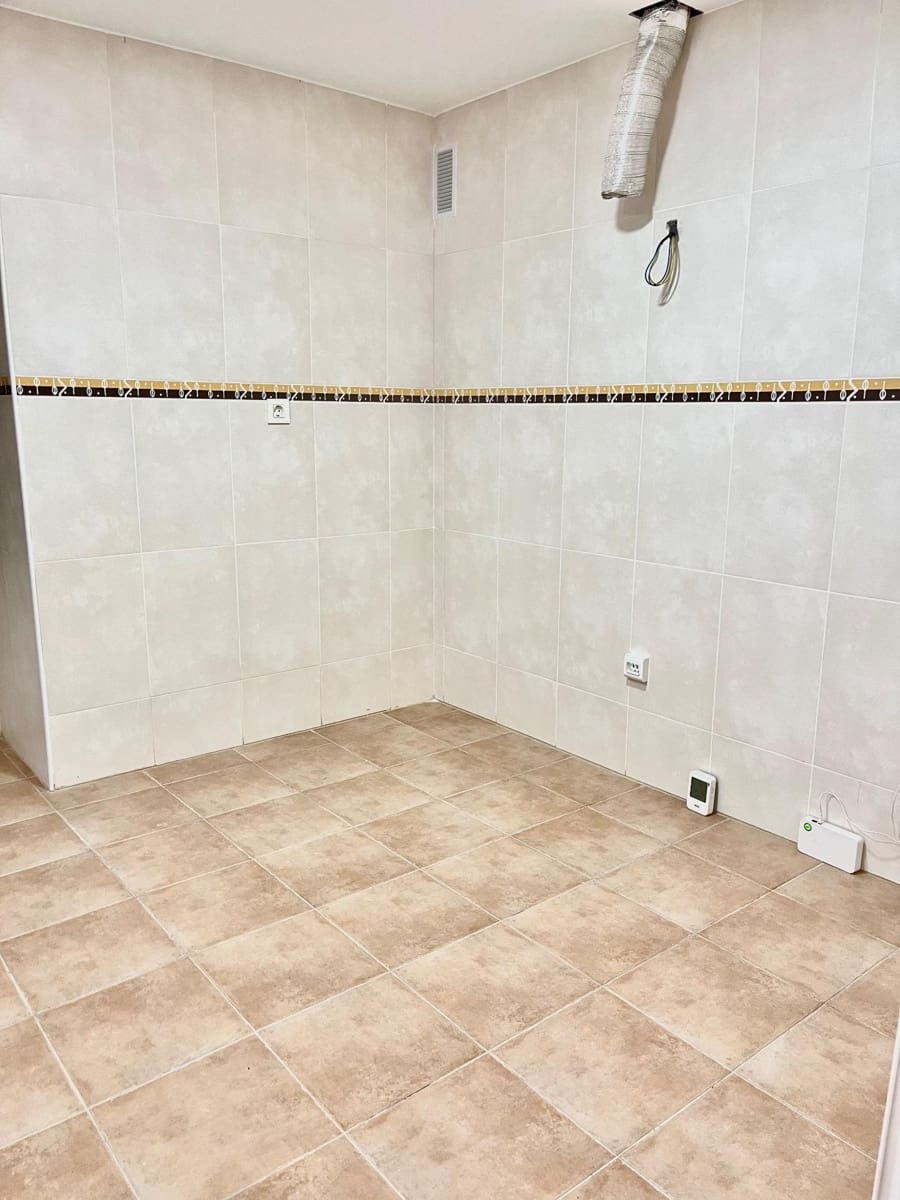 Flat te koop in Los Ramos met garage - € 125.000 (Ref: 9614004)