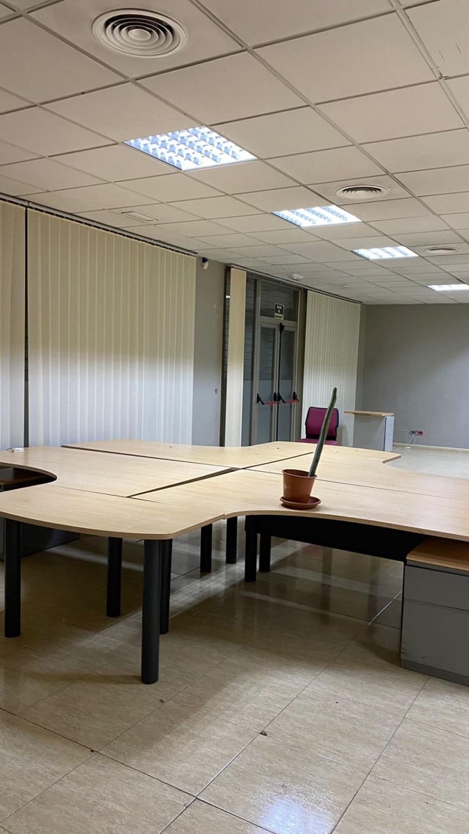 3 slaapkamer Kantoor te huur in Casillas - € 2.500 (Ref: 9614005)