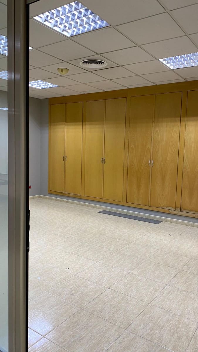 3 slaapkamer Kantoor te huur in Casillas - € 2.500 (Ref: 9614005)