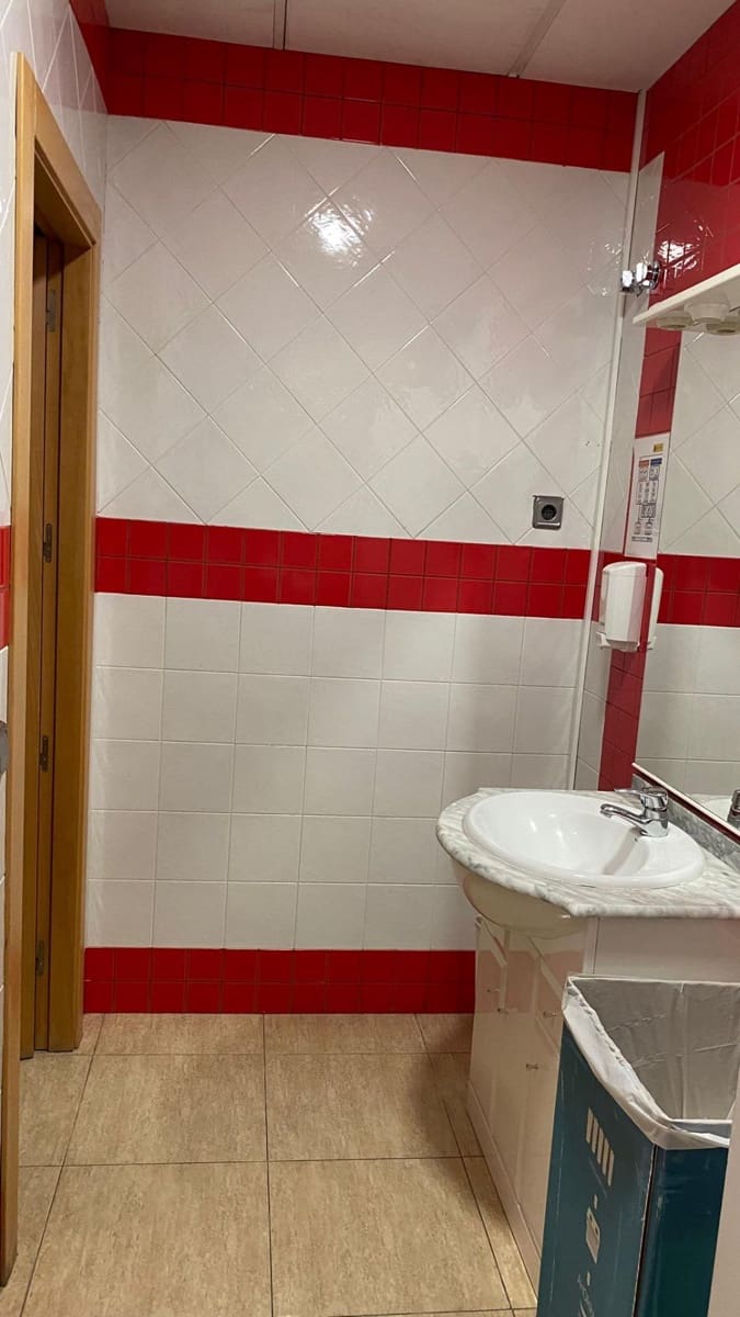 3 slaapkamer Kantoor te huur in Casillas - € 2.500 (Ref: 9614005)