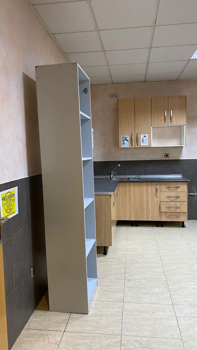 3 slaapkamer Kantoor te huur in Casillas - € 2.500 (Ref: 9614005)