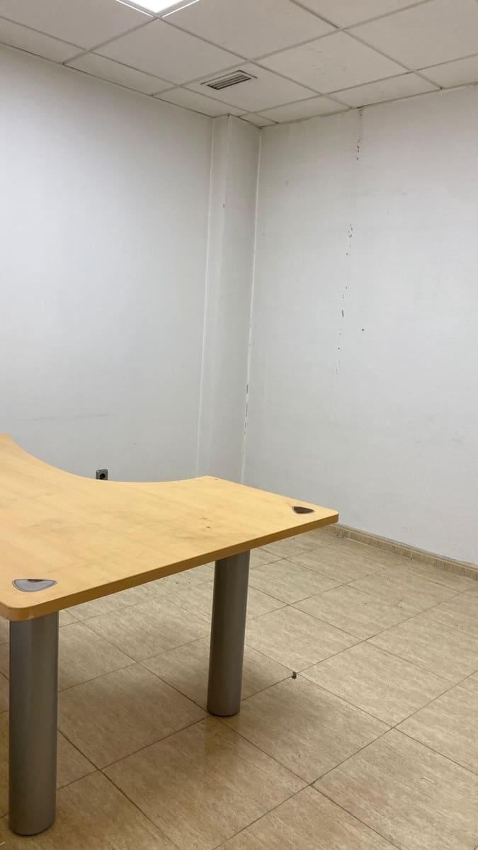 3 slaapkamer Kantoor te huur in Casillas - € 2.500 (Ref: 9614005)