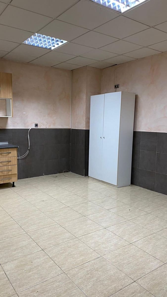 3 slaapkamer Kantoor te huur in Casillas - € 2.500 (Ref: 9614005)