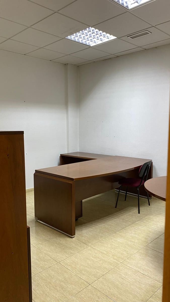 3 slaapkamer Kantoor te huur in Casillas - € 2.500 (Ref: 9614005)