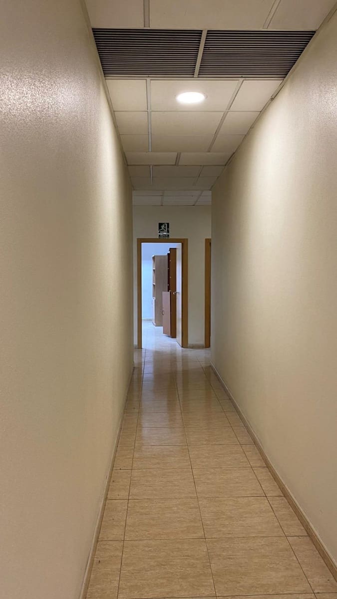 3 slaapkamer Kantoor te huur in Casillas - € 2.500 (Ref: 9614005)