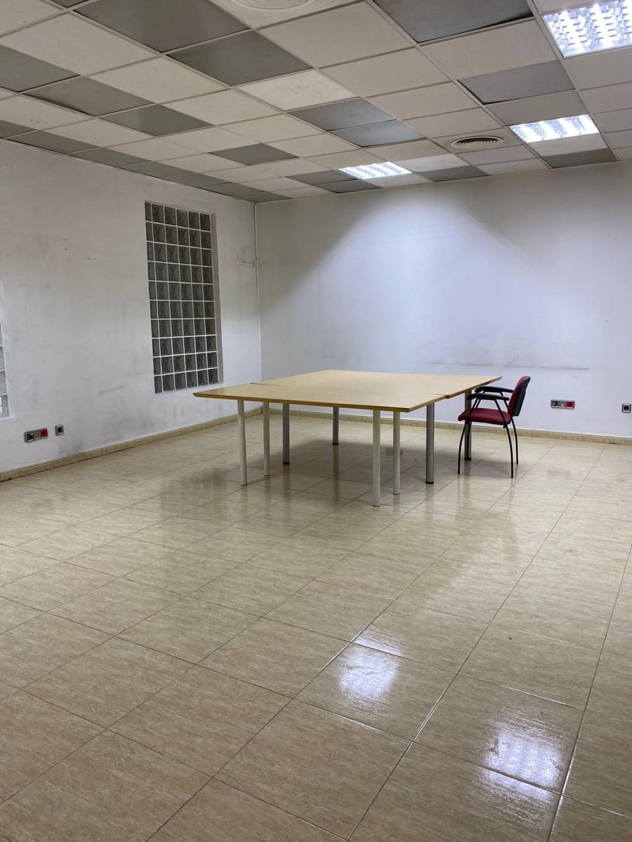 3 slaapkamer Kantoor te huur in Casillas - € 2.500 (Ref: 9614005)