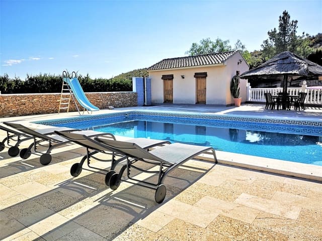 4 slaapkamer Villa te koop in Murcia stad met zwembad - € 545.000 (Ref: 9614008)