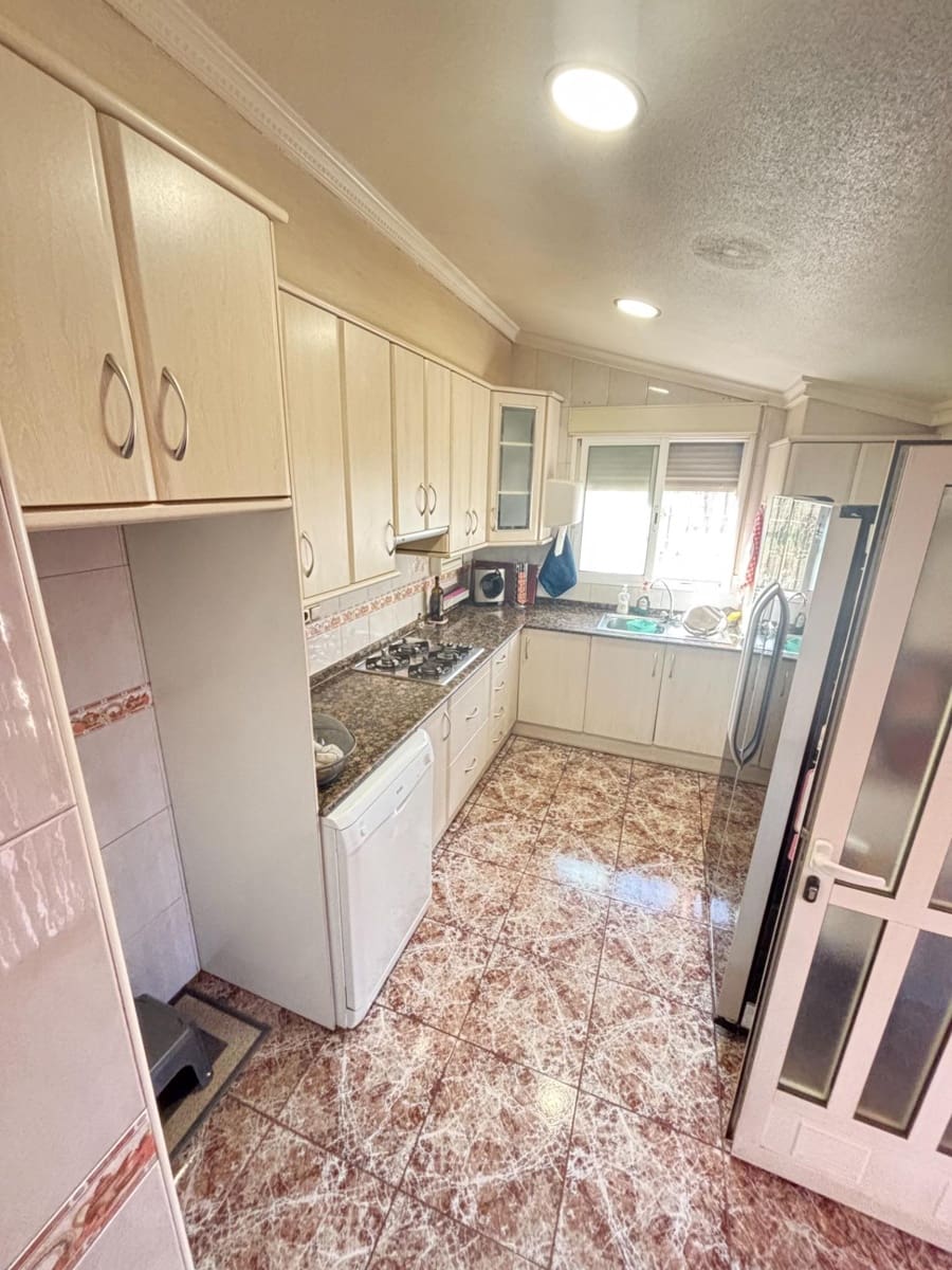 Chalet de 3 habitaciones en Alquerias en venta con piscina - 210.000 € (Ref: 9614009)