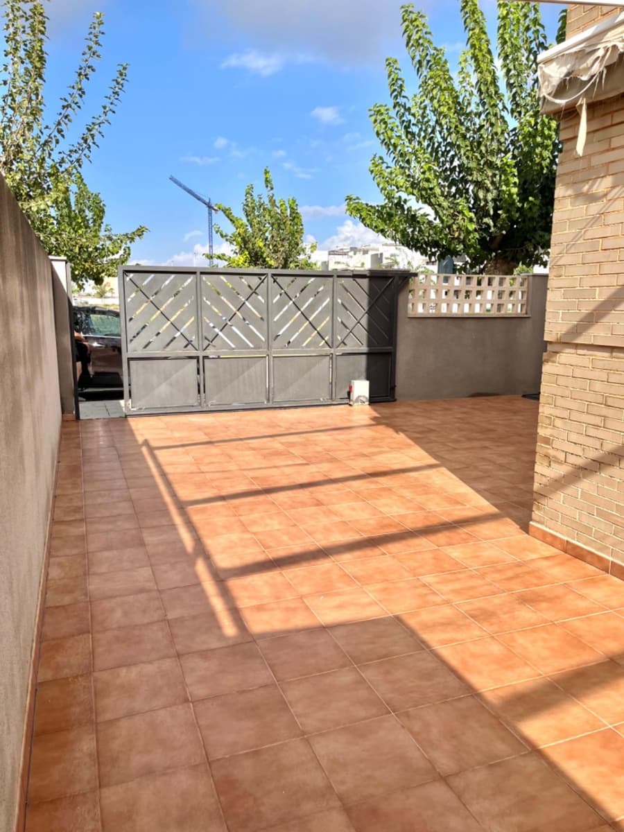 4 slaapkamer Halfvrijstaande villa te koop in Torre de la Horadada met zwembad garage - € 520.000 (Ref: 9614018)