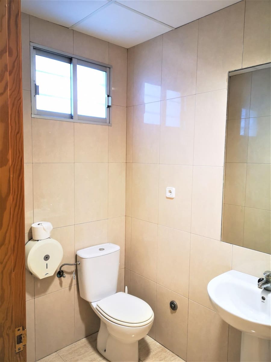 Commercieel te koop in Beniajan - € 89.900 (Ref: 9614025)