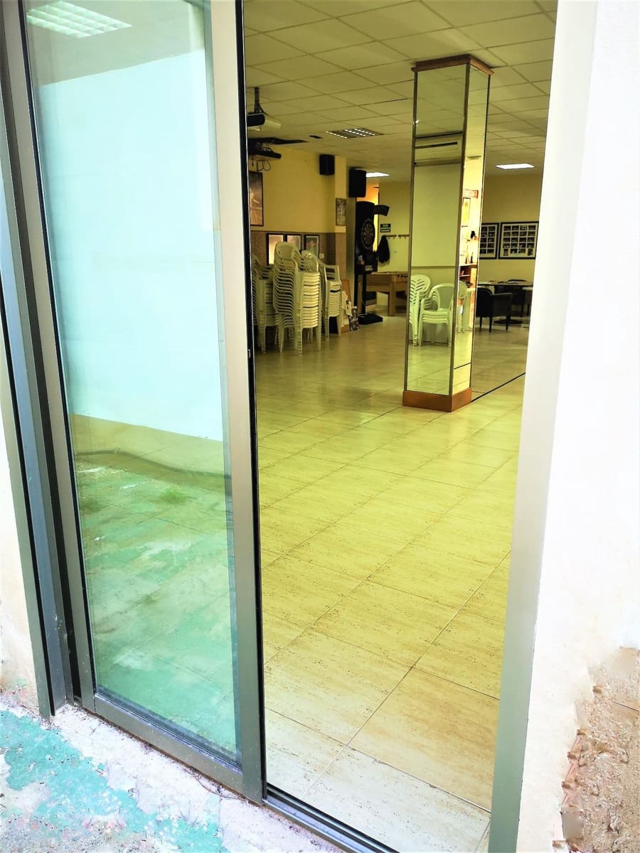 Commercieel te koop in Beniajan - € 89.900 (Ref: 9614025)