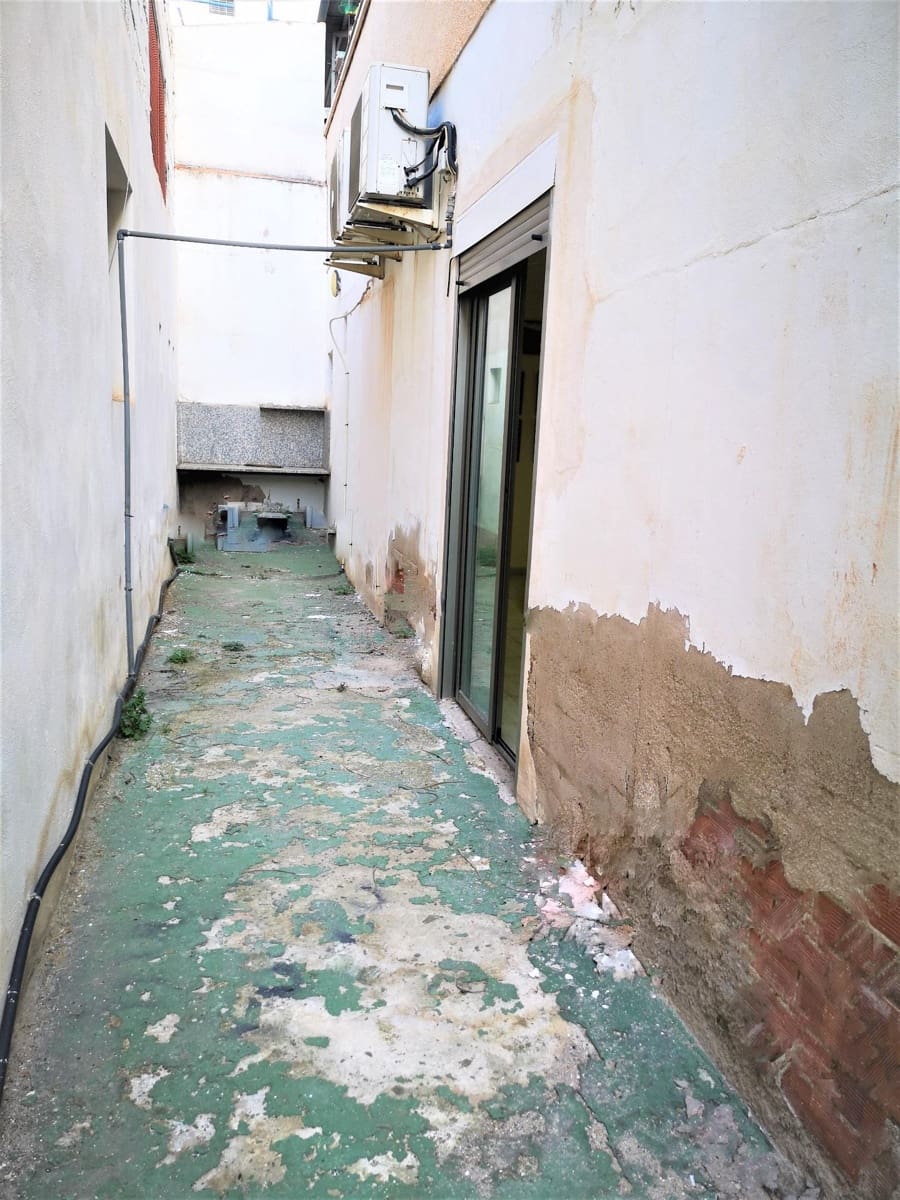 Commercieel te koop in Beniajan - € 89.900 (Ref: 9614025)