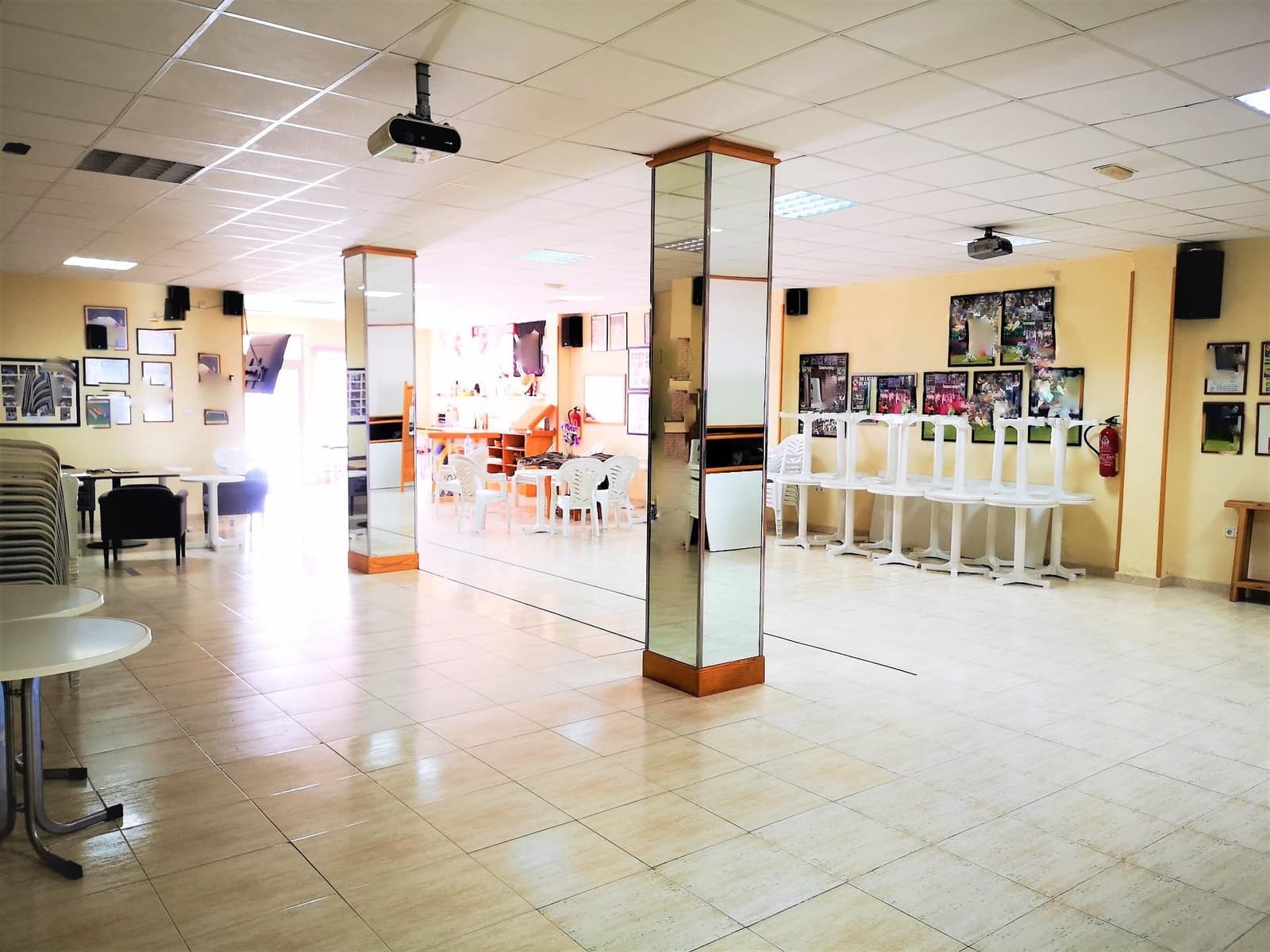 Commercieel te koop in Beniajan - € 89.900 (Ref: 9614025)