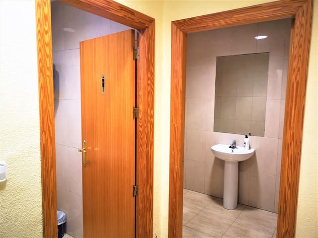 Commercieel te koop in Beniaján, Murcia stad - € 89.900 (Ref: 9614025)