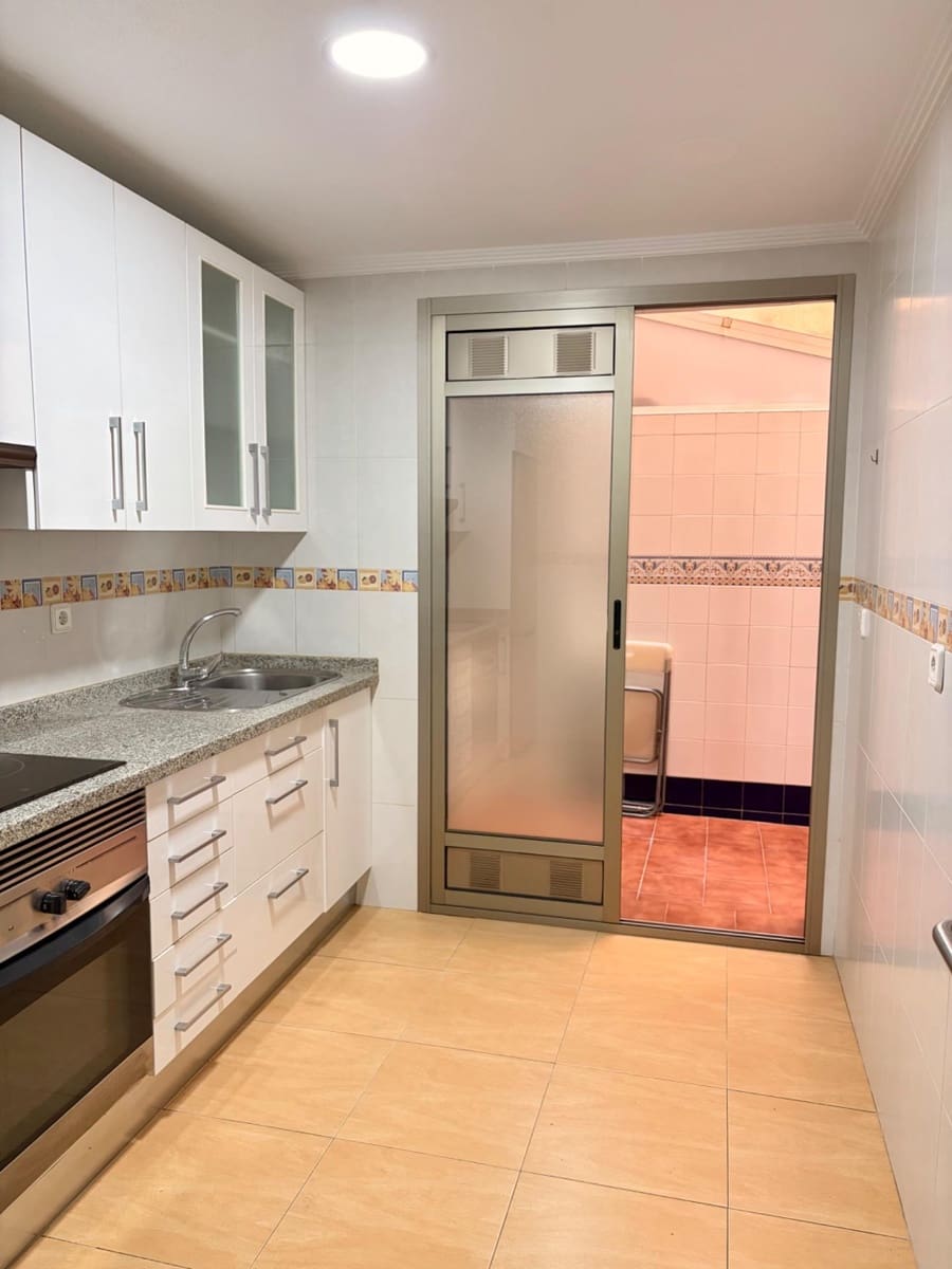 3 bedroom Flat for rent in Casillas with garage - € 650 (Ref: 9627518)