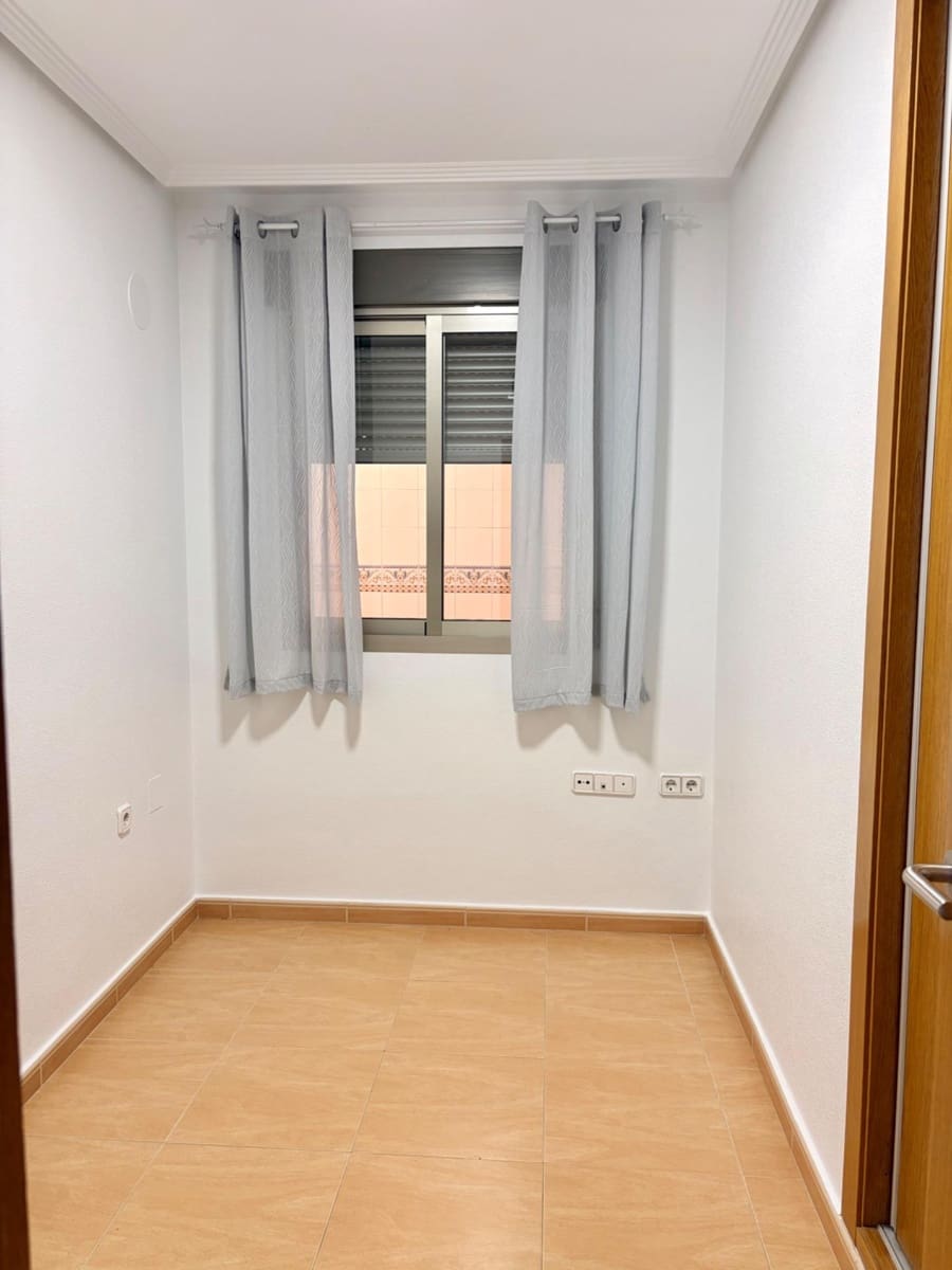 3 bedroom Flat for rent in Casillas with garage - € 650 (Ref: 9627518)