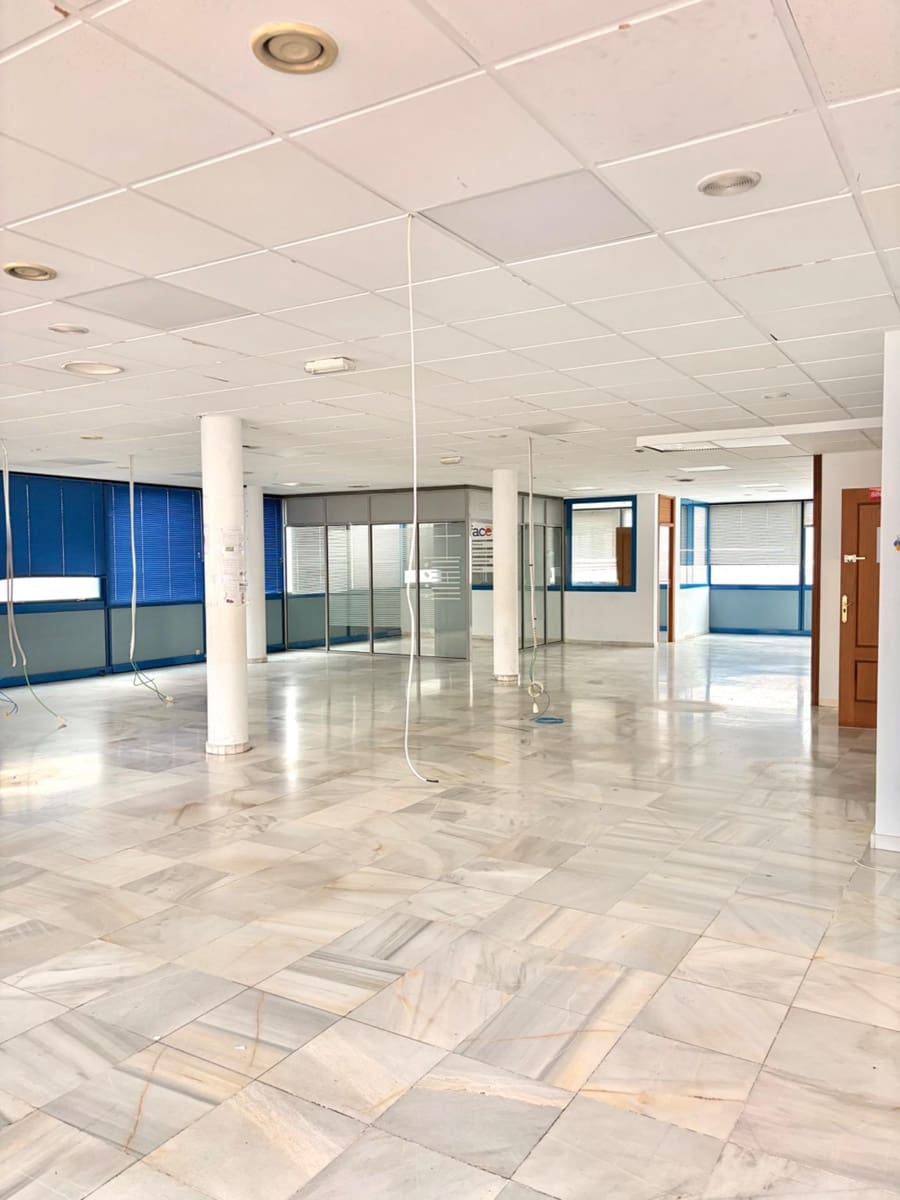 Biuro do wynajęcia w Miasto Murcja z garażem - 1 400 € (Ref: 9645042)