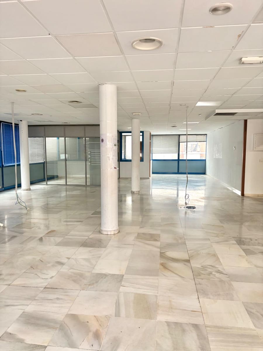 Biuro do wynajęcia w Miasto Murcja z garażem - 1 400 € (Ref: 9645042)