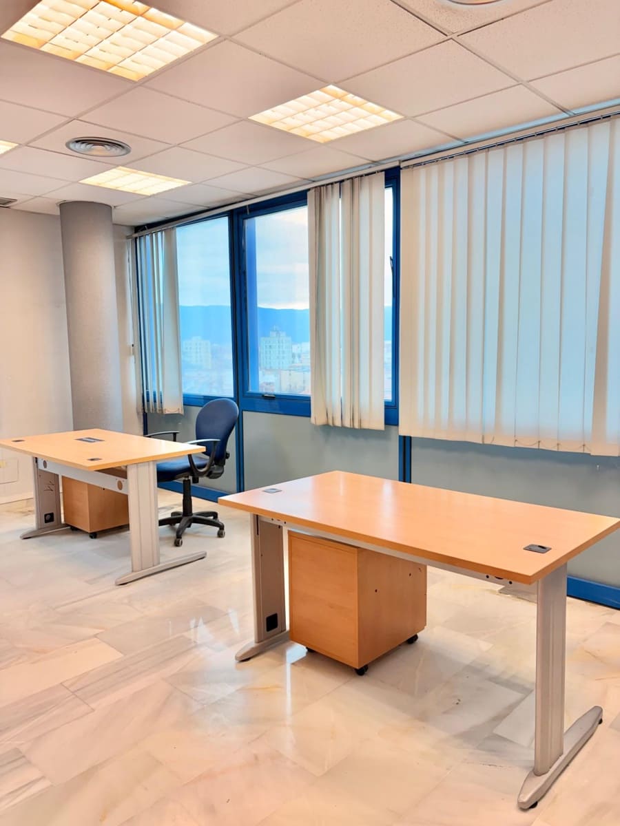 Biuro do wynajęcia w Miasto Murcja z garażem - 1 400 € (Ref: 9645042)