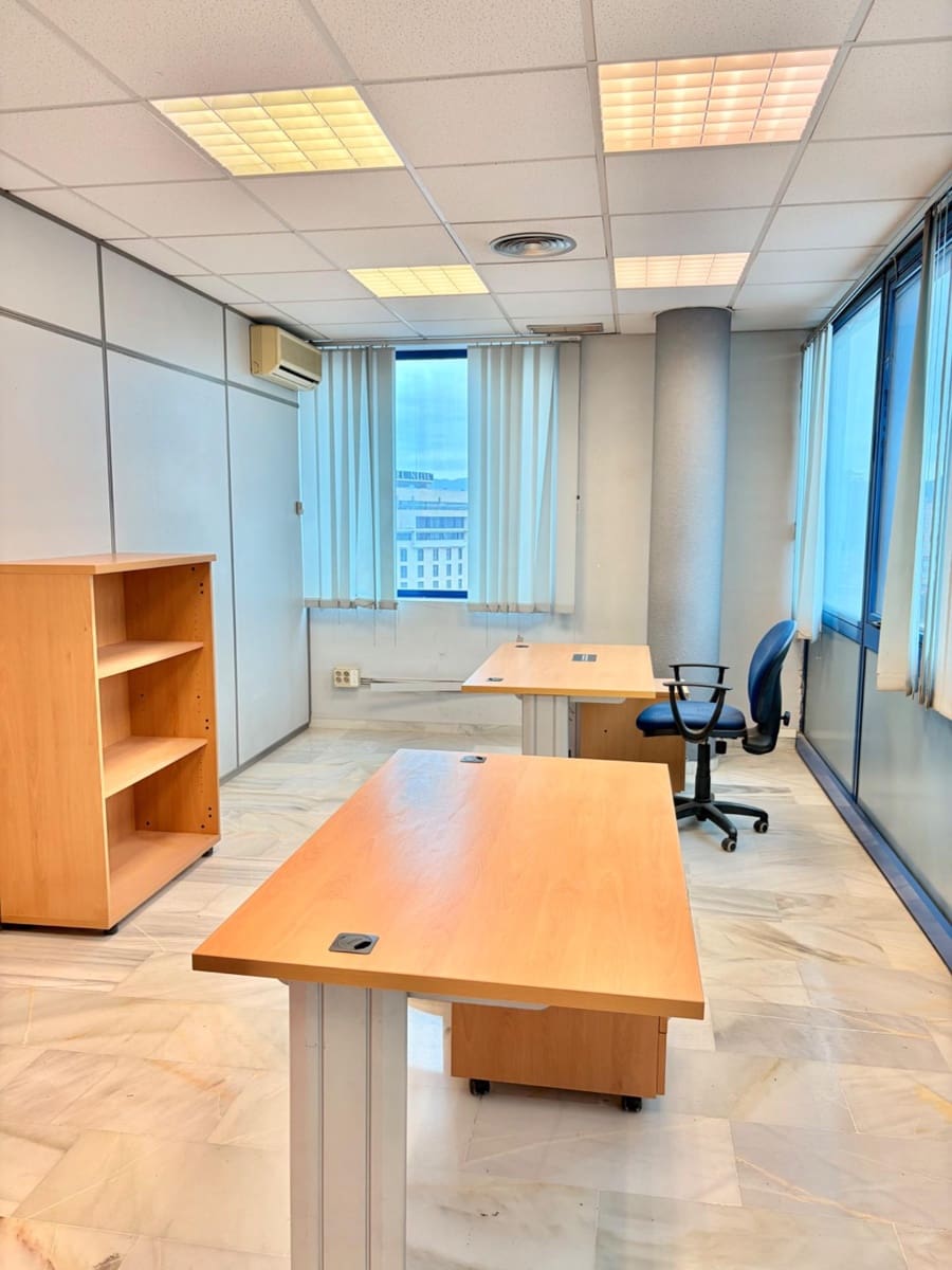 Biuro do wynajęcia w Miasto Murcja z garażem - 1 400 € (Ref: 9645042)