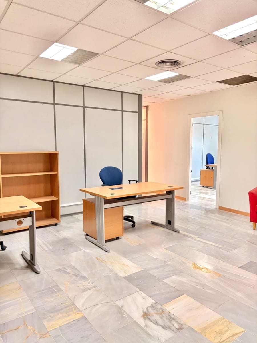 Biuro do wynajęcia w Miasto Murcja z garażem - 1 400 € (Ref: 9645042)