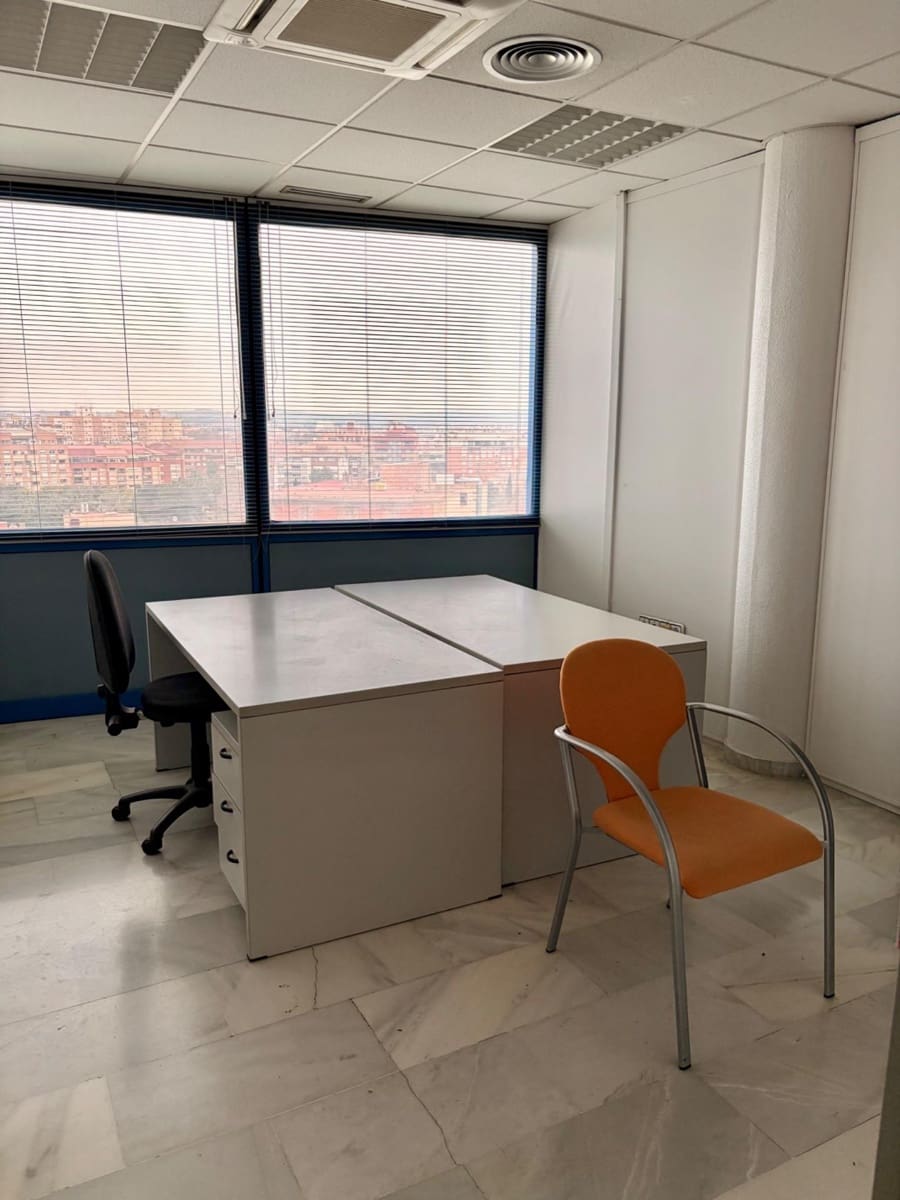 Biuro do wynajęcia w Miasto Murcja z garażem - 1 400 € (Ref: 9645042)