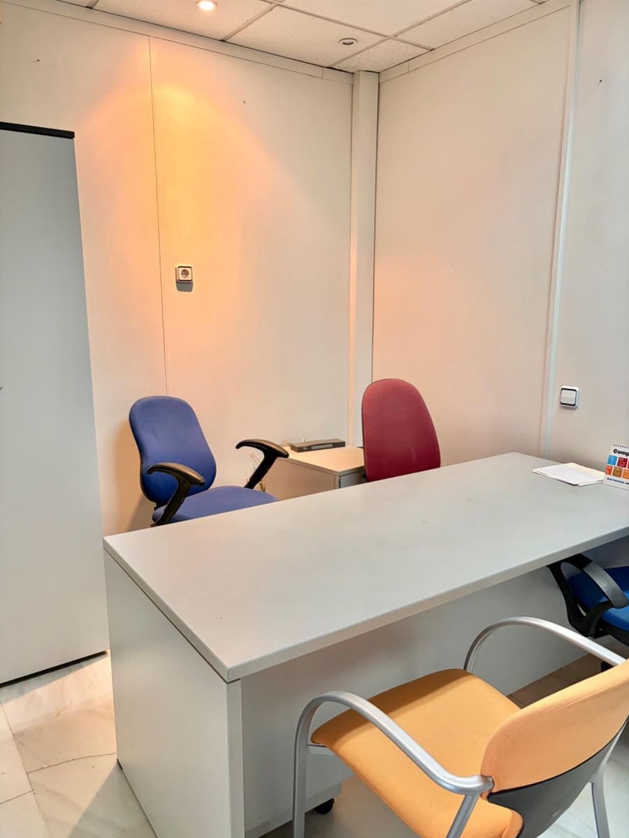 Biuro do wynajęcia w Miasto Murcja z garażem - 1 400 € (Ref: 9645042)