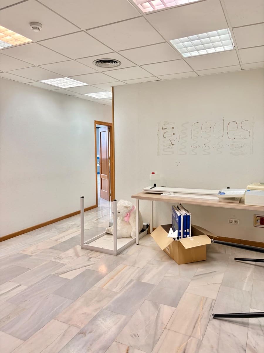 Biuro do wynajęcia w Miasto Murcja z garażem - 1 400 € (Ref: 9645042)