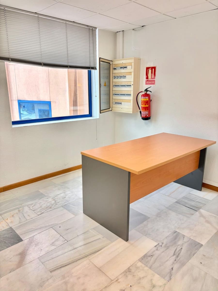 Biuro do wynajęcia w Miasto Murcja z garażem - 1 400 € (Ref: 9645042)