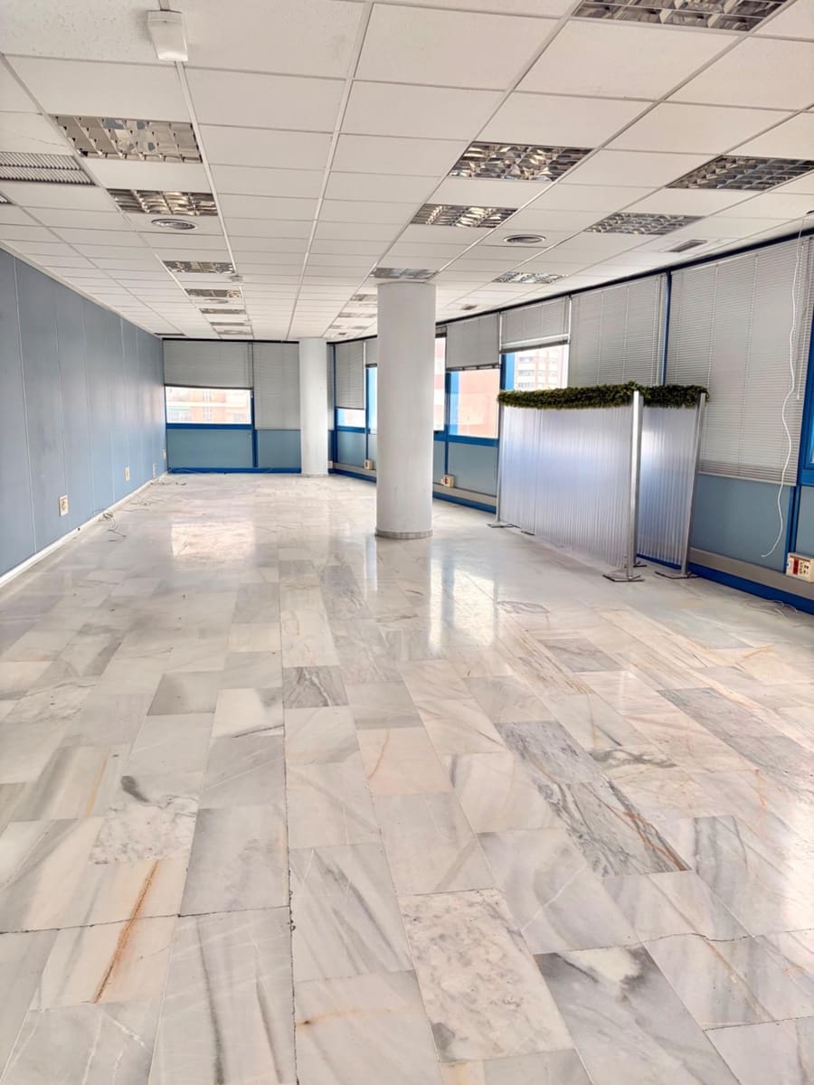 Biuro do wynajęcia w Miasto Murcja z garażem - 1 400 € (Ref: 9645042)