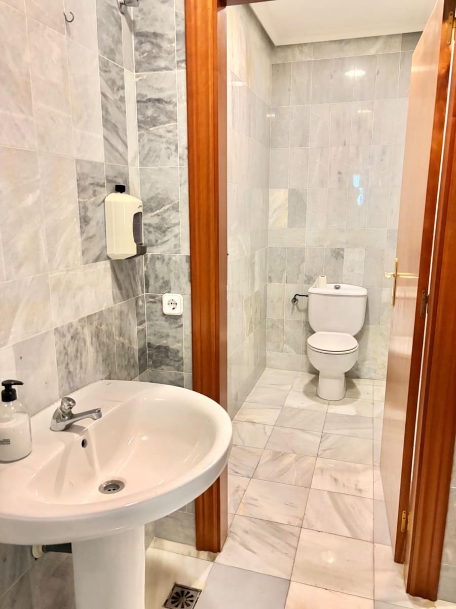 Biuro do wynajęcia w Miasto Murcja z garażem - 1 400 € (Ref: 9645042)