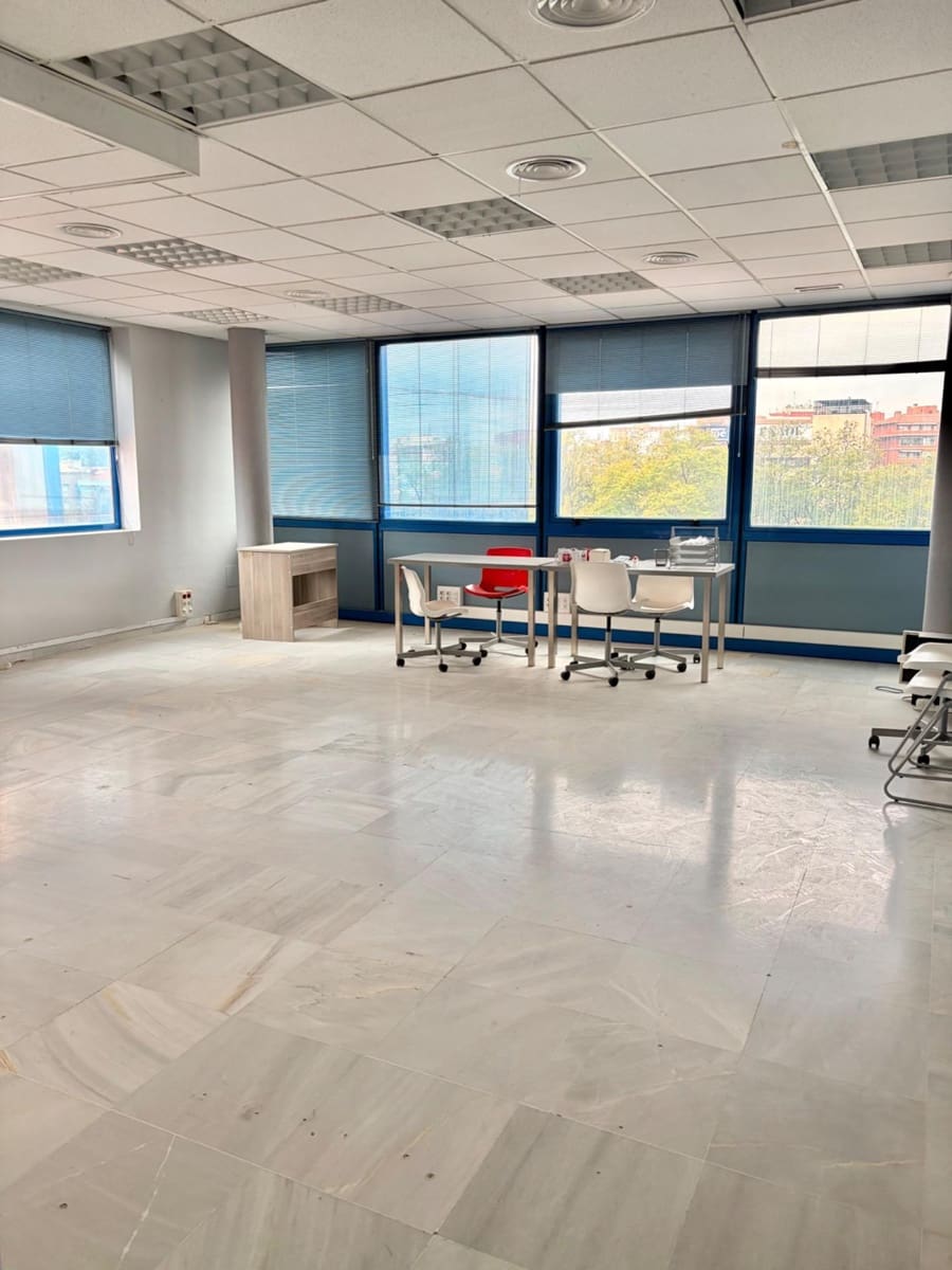 Biuro do wynajęcia w Miasto Murcja z garażem - 1 400 € (Ref: 9645042)