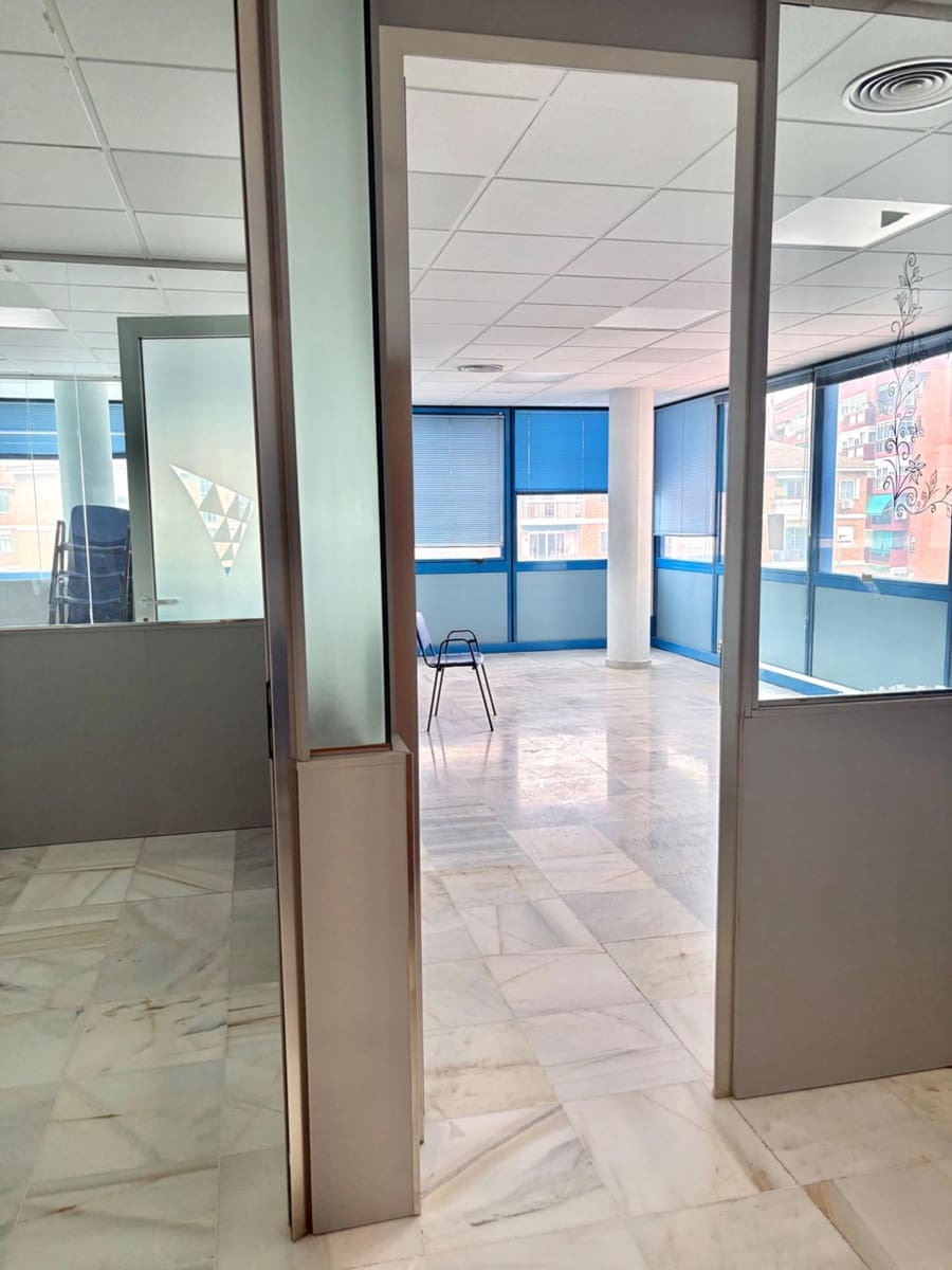 Biuro do wynajęcia w Miasto Murcja z garażem - 1 400 € (Ref: 9645042)