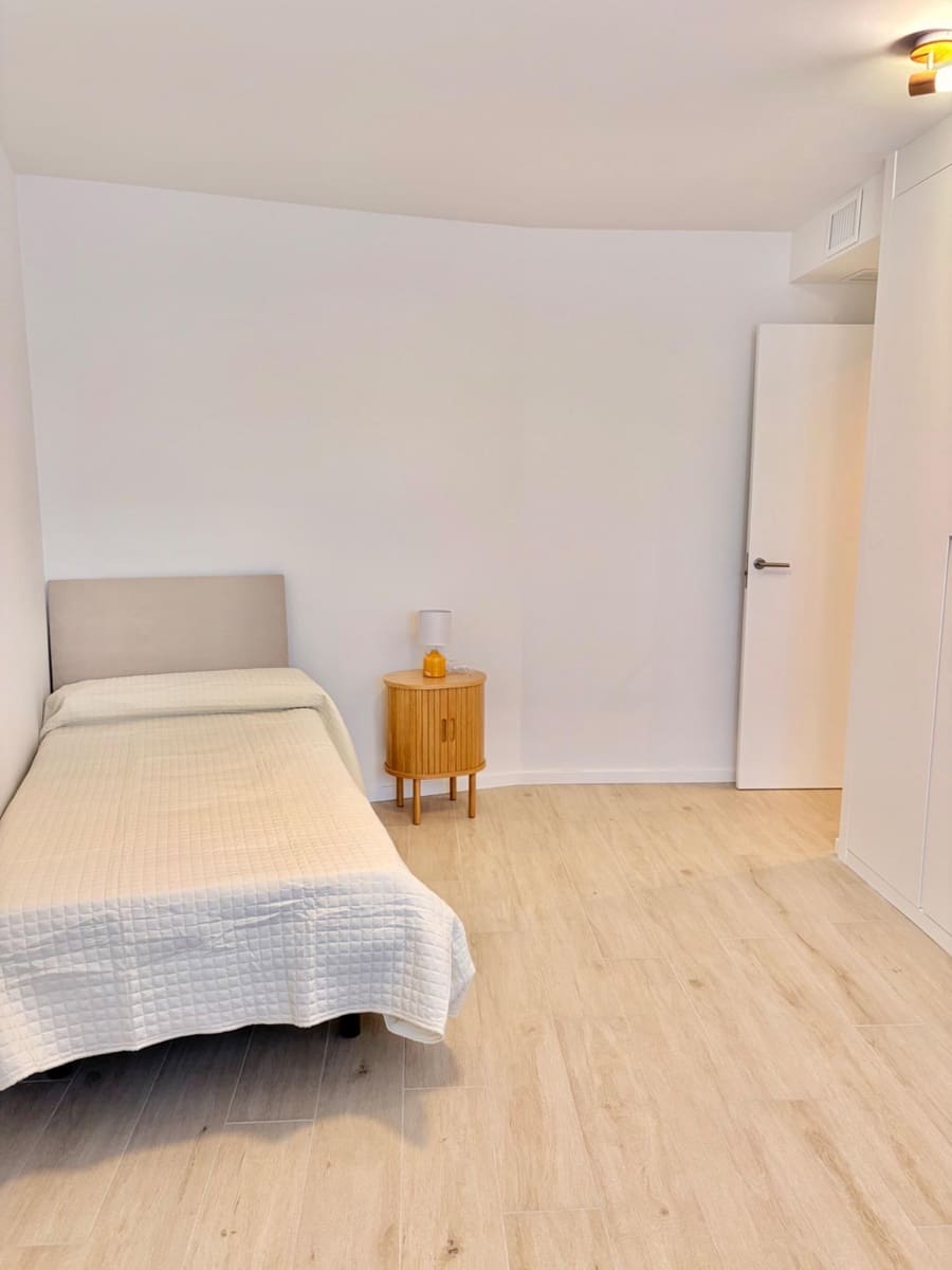 3 bedroom Flat for rent in Murcia city with pool garage - € 1,600 (Ref: 9695364)