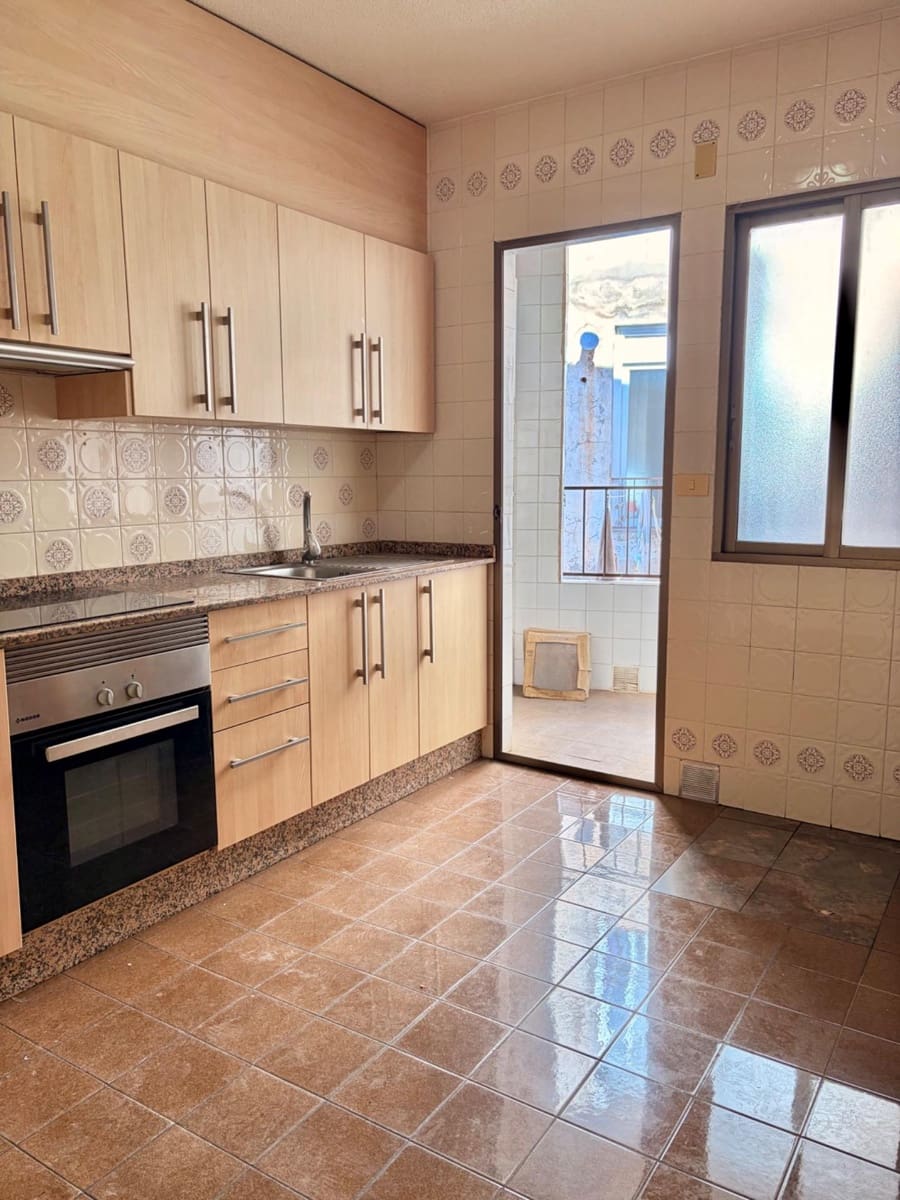 3 bedroom Flat for sale in Beniajan with garage - € 130,000 (Ref: 9714951)