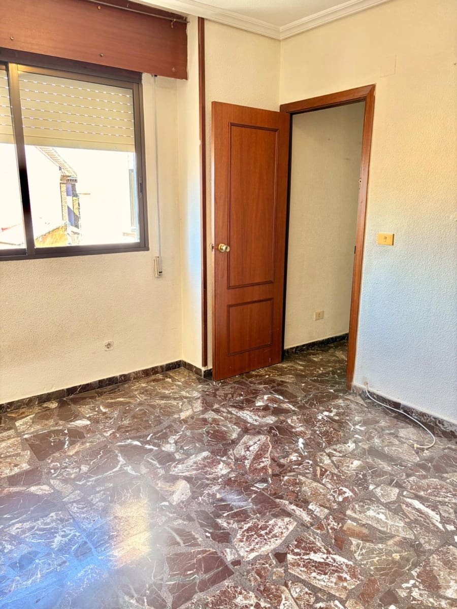 3 bedroom Flat for sale in Beniajan with garage - € 130,000 (Ref: 9714951)