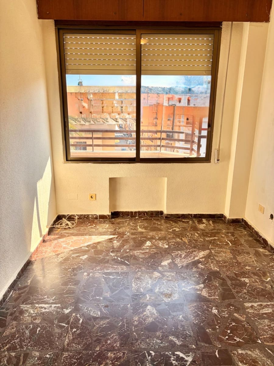 3 bedroom Flat for sale in Beniajan with garage - € 130,000 (Ref: 9714951)