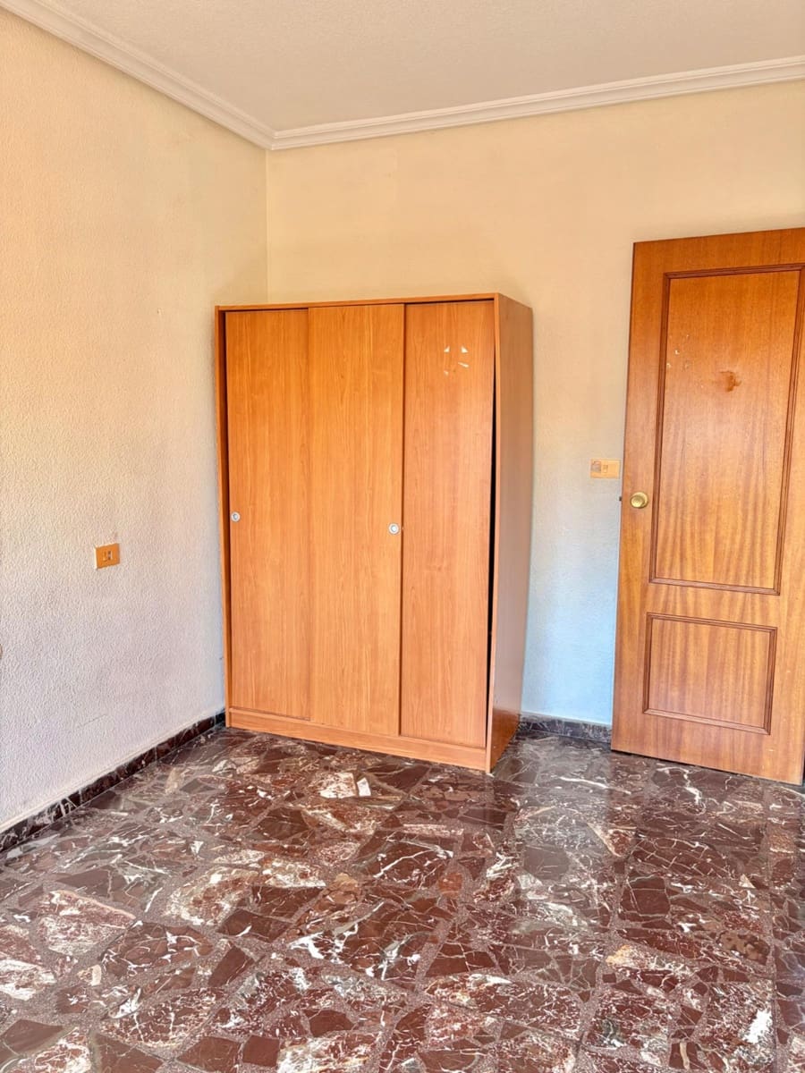 3 bedroom Flat for sale in Beniajan with garage - € 130,000 (Ref: 9714951)