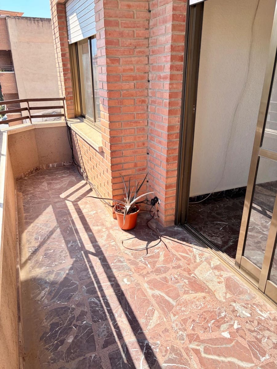 3 bedroom Flat for sale in Beniajan with garage - € 130,000 (Ref: 9714951)