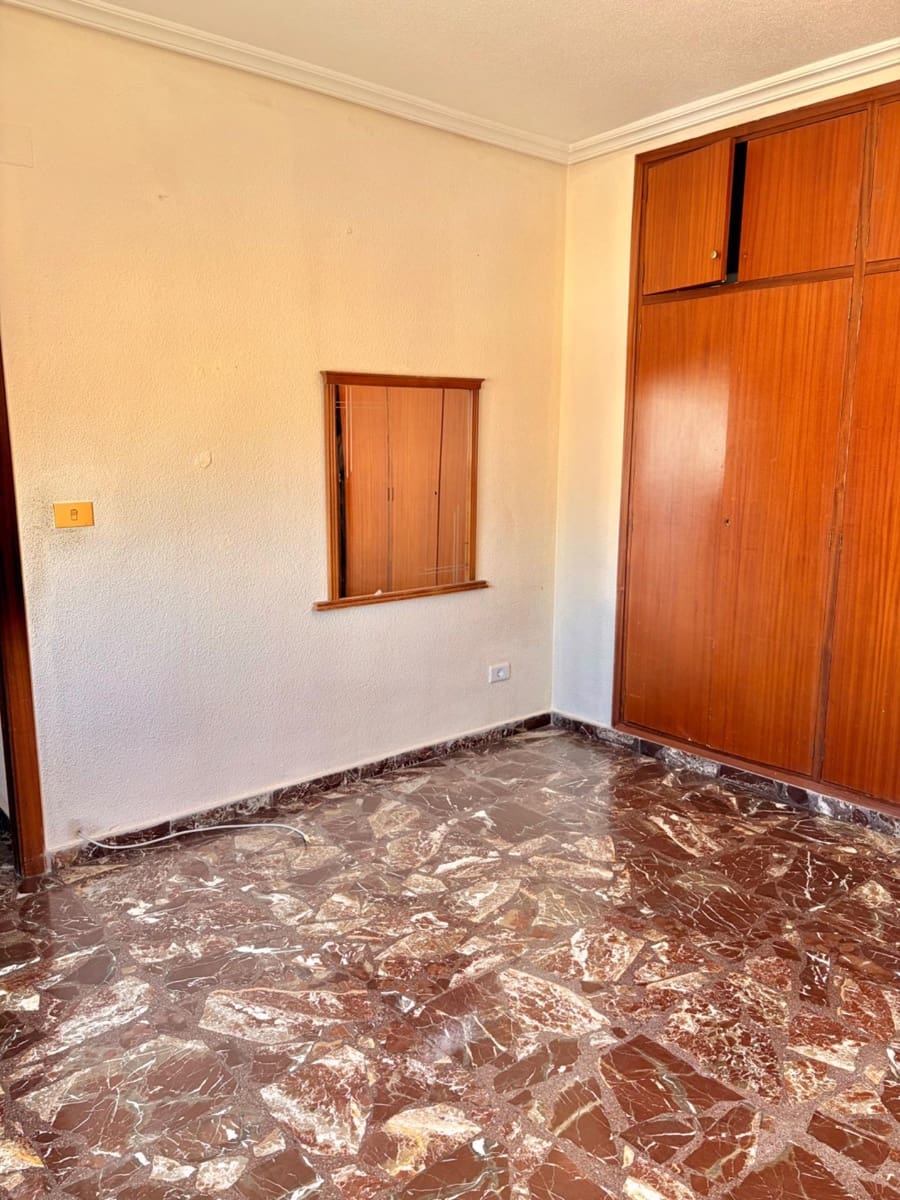 3 bedroom Flat for sale in Beniajan with garage - € 130,000 (Ref: 9714951)