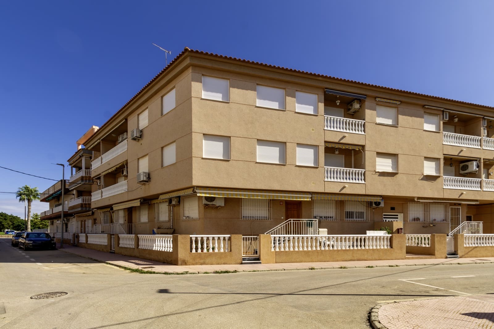 3 bedroom Apartment for sale in Los Alcazares with garage - € 140,000 (Ref: 10167065)