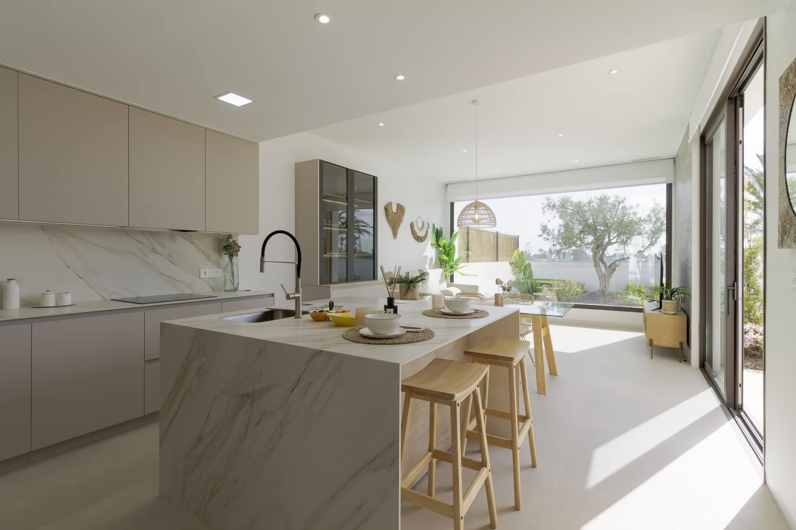 3 slaapkamer Villa te koop in Los Alcazares met zwembad garage - € 579.900 (Ref: 8921868)