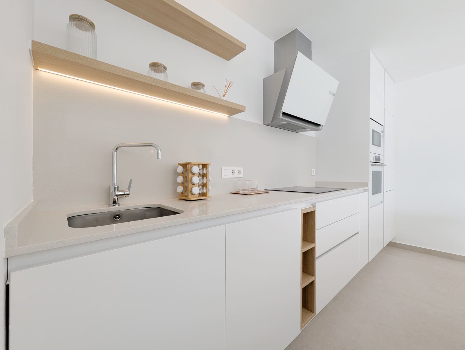 3 slaapkamer Villa te koop in Los Alcazares met zwembad garage - € 459.900 (Ref: 8921949)