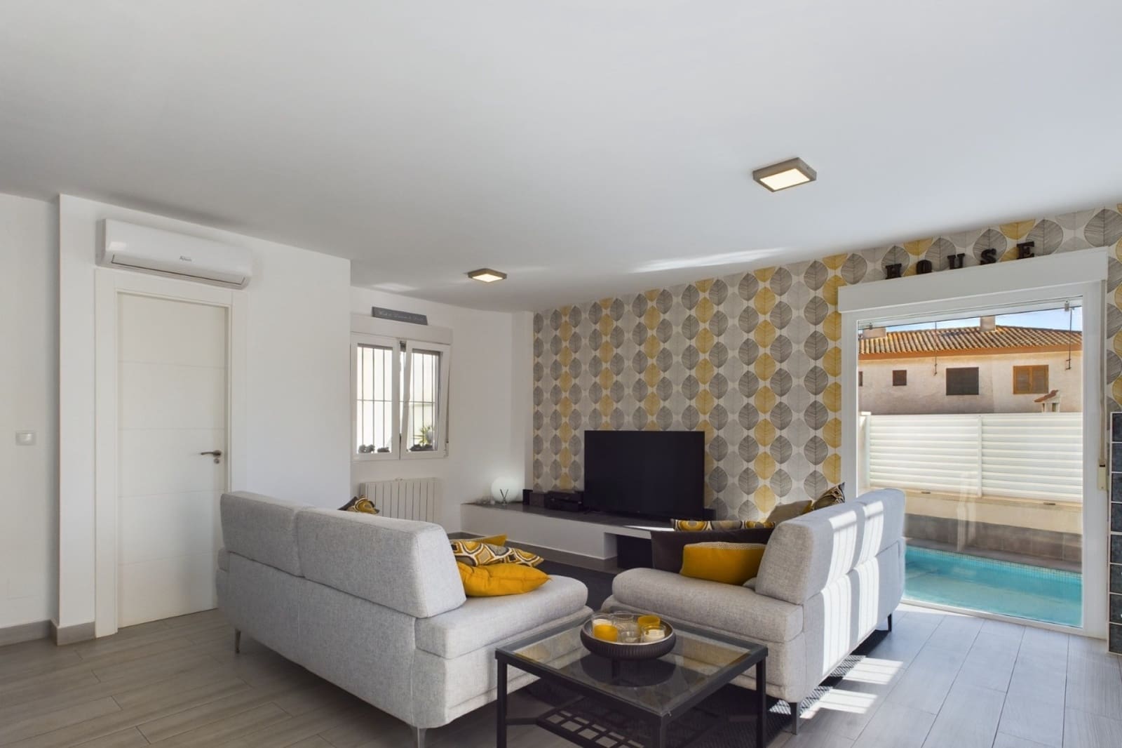 3 bedroom Villa for sale in Los Alcazares with pool garage - € 380,000 (Ref: 8924792)